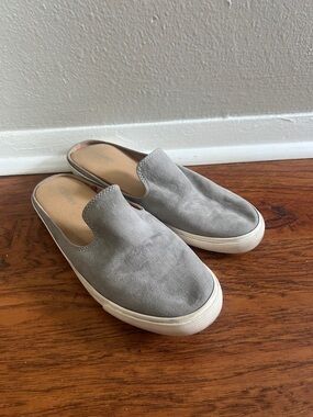 Old Navy Slip-On Mule Sneakers in Light Gray